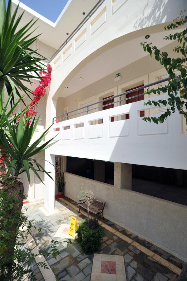 Merabello Apartments Agia Marina Buitenkant foto